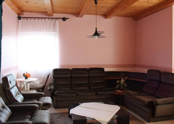 Orwa - Cédrus Köz Apartament *